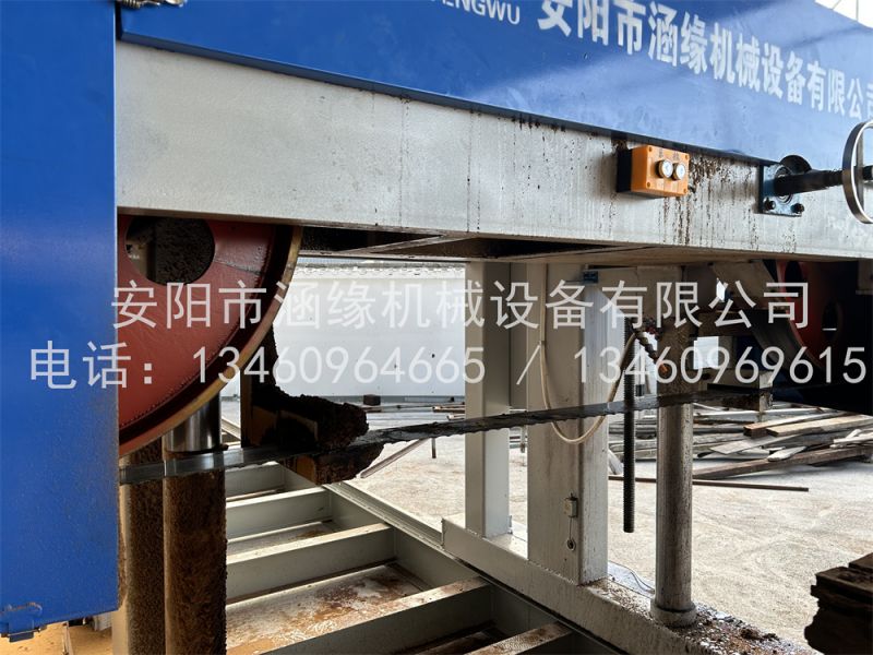 重型數控六刀圓木車(chē)床