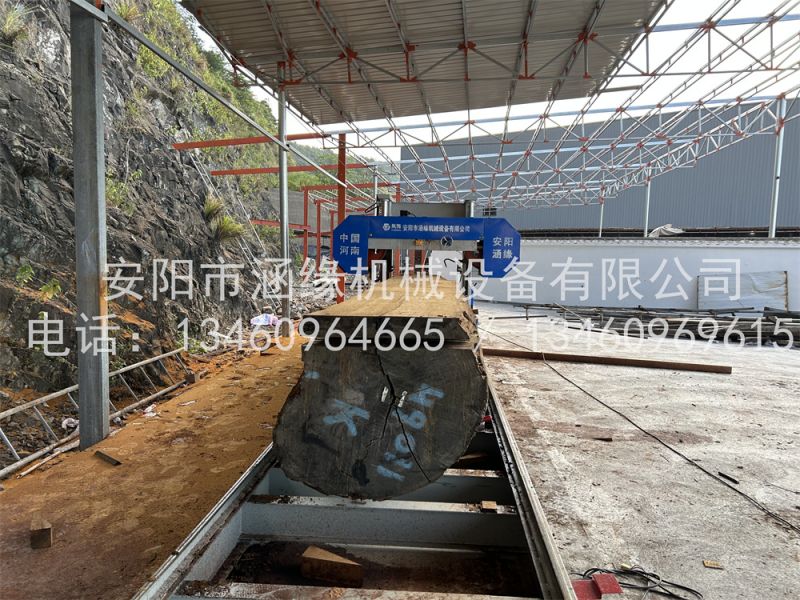 重型數控六刀圓木車(chē)床