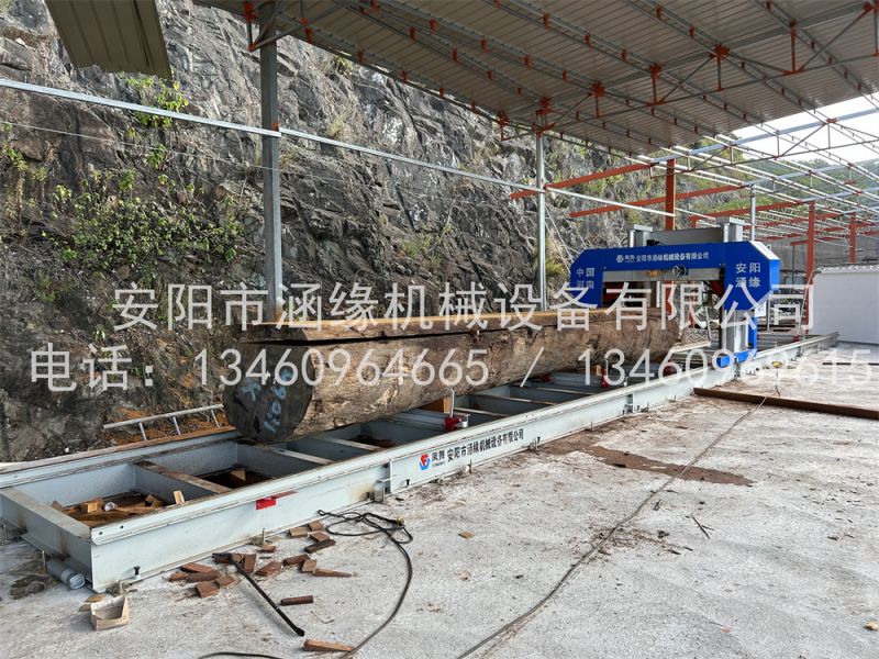 重型數控六刀圓木車(chē)床